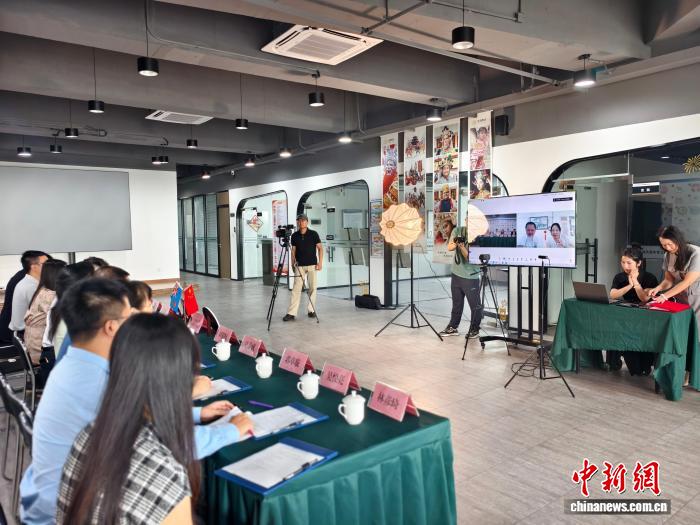 跨洋牵手促交流 汕头与斐济两中学缔结姊妹学校