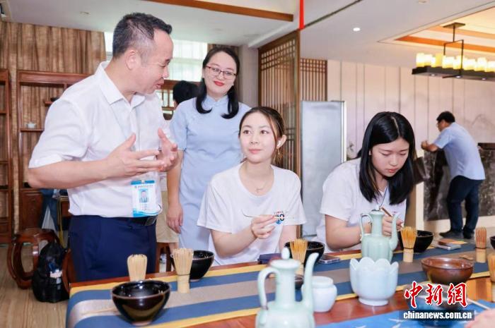 深耕职教26载：以侨架桥，未来可期