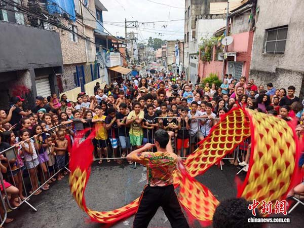 巴西华社举行多场圣诞慈善活动