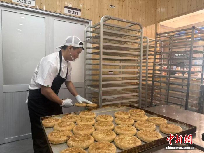 灵宝天尊作为道教“三清”尊神之一，这位天尊有怎样的由来？