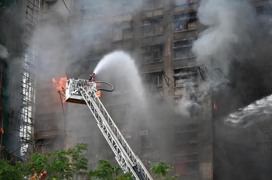 汇聚力量，多方驰援香港火灾救援
