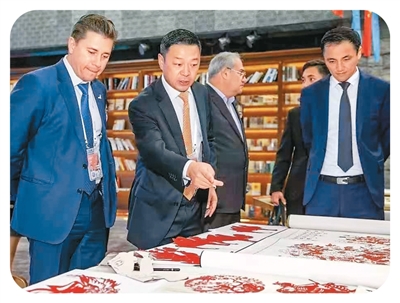 奔走于中国—中亚合作的“双向车道”