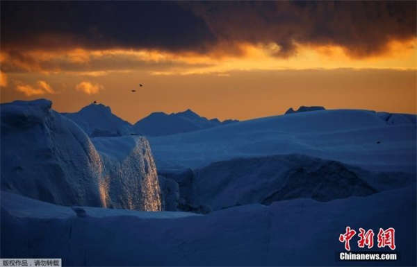 美国瞄准格陵兰岛，欧洲慌了 | 国际识局