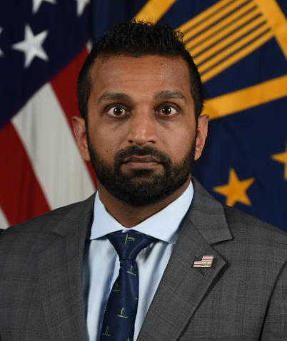 被曝经常喝到不省人事，无故缺勤，FBI局长威胁要告美媒