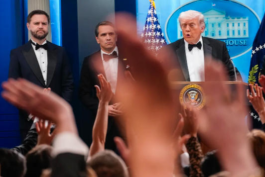 回应晚宴枪击，特朗普自嘲：当总统太危险，早知道不选了