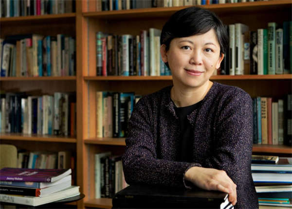 两次丧子写下伤痛，争议中的华人女作家获得2026年普利策奖